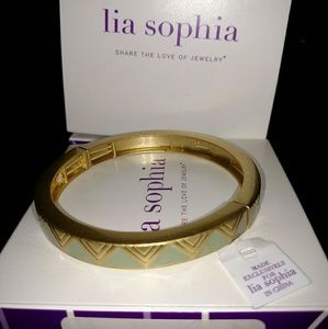 Lia Sophia medium mint gold bracelet
